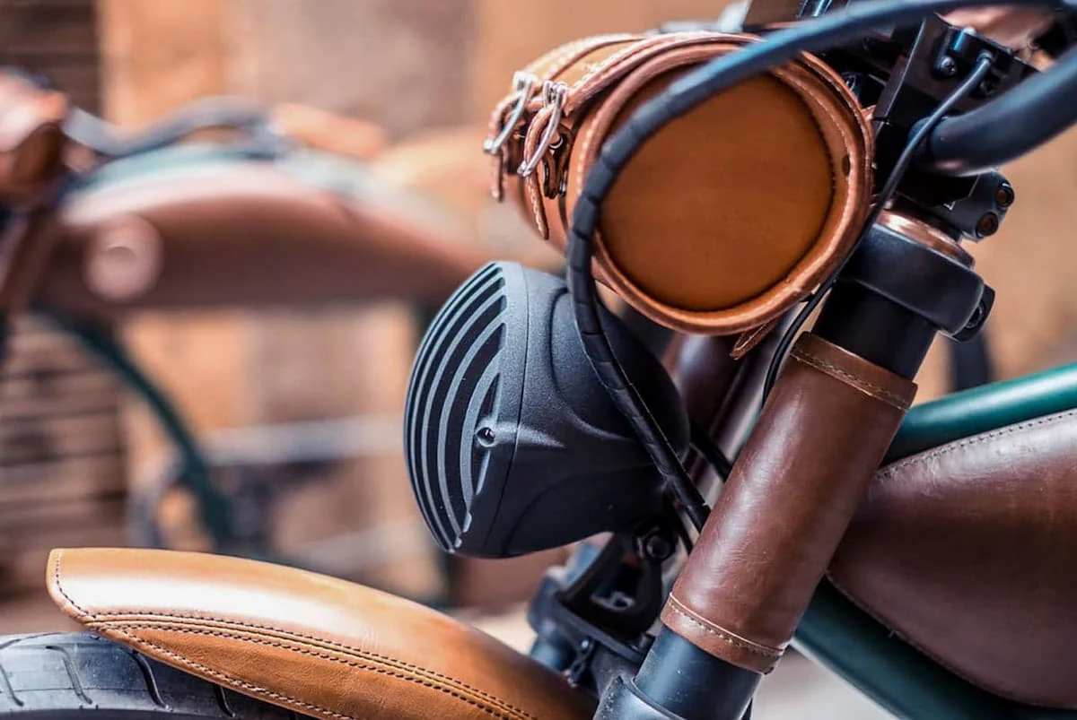 Velo Electrique Rayvolt Cruzer Chopper 25km/h Noir L 1100Wh – Image 5